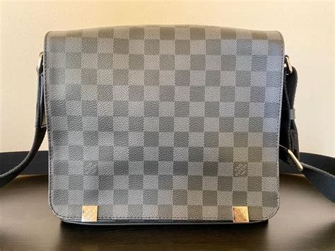 tracolla louis vuitton uomo v|Borsa messenger District Tela Damier Graphite .